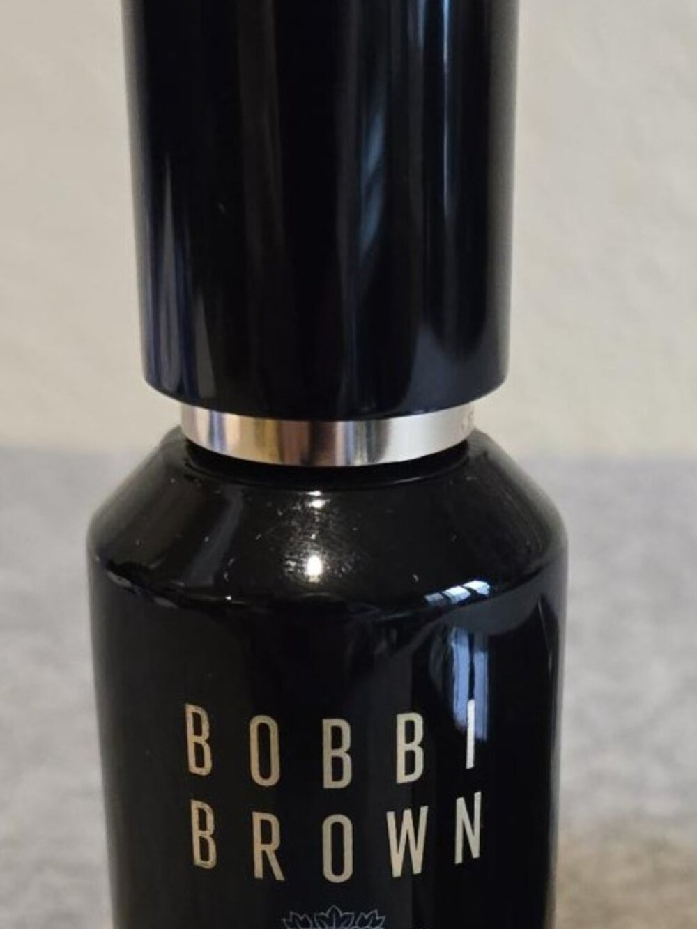 NIB Bobbi Brown Intensive Serum SPF 40 Shade N-032.